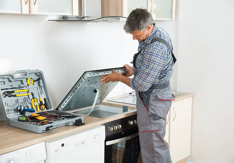 6 Common Electric Cooktop Repair Problems - Universal Appliance Repair